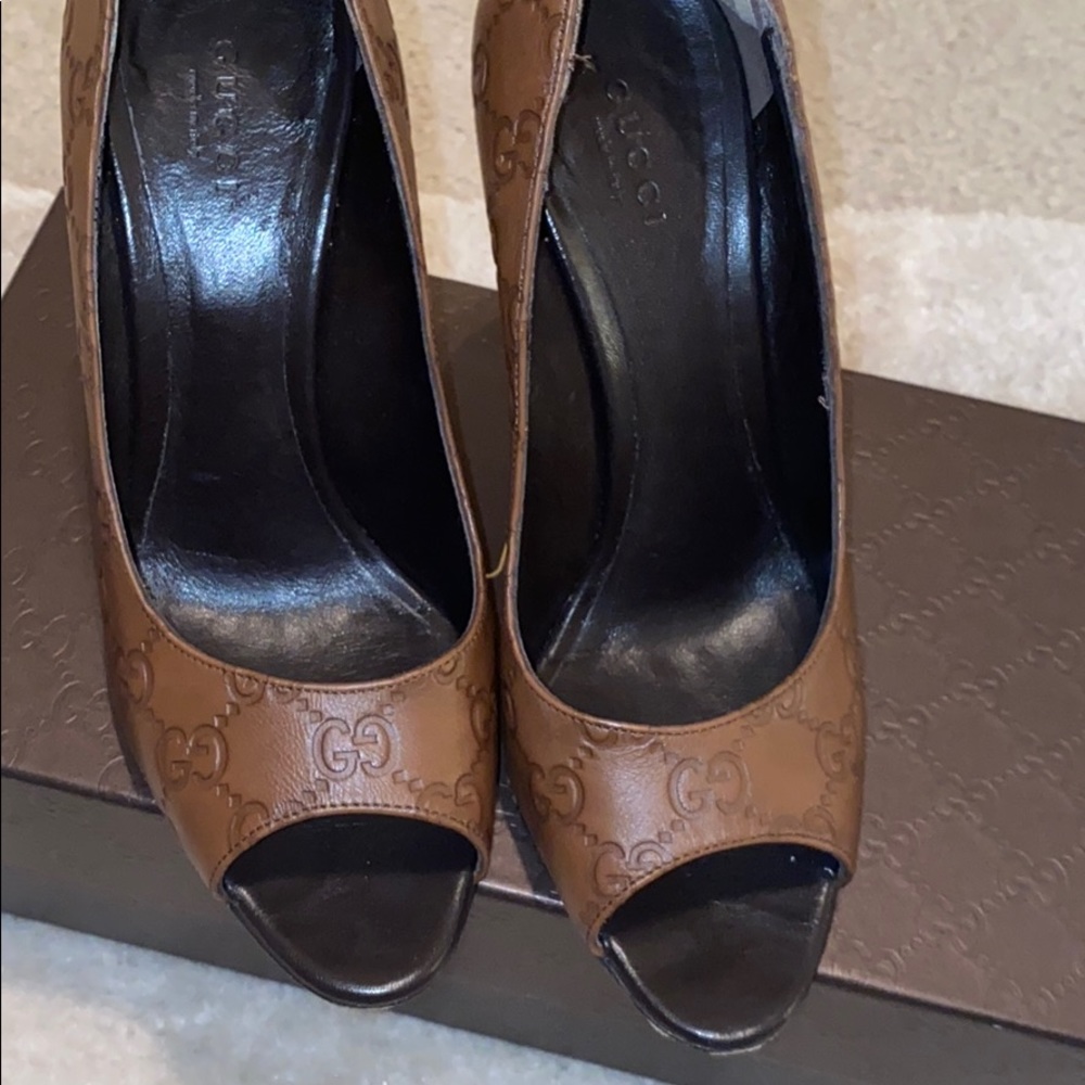 Gucci Brown Peep-Toe Sandals - Picture 2 of 4